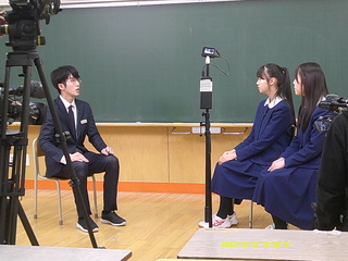 金沢小学校でインタビュー