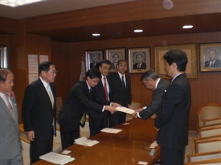 写真：財政基盤強化対策県議会議長協議会