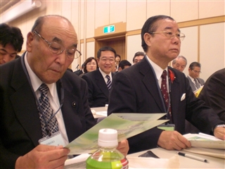 写真：第１１回都道府県議会議員研究交流大会開催