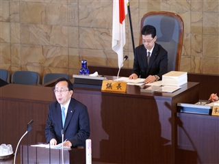 写真：平成２４年２月青森県議会第２６９回定例会開会