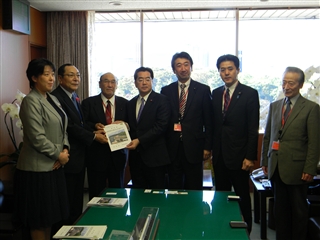 写真：新幹線・鉄道問題対策特別委員会要望活動
