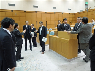 写真：議会運営委員会県外調査