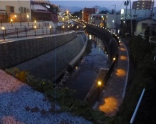 夜の土淵川