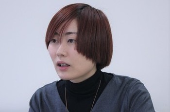 「不安に負けず、行動に移すことが大切」と語る岡詩子さん