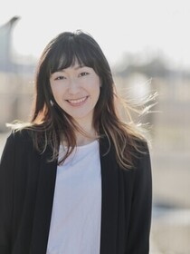 松山友香氏