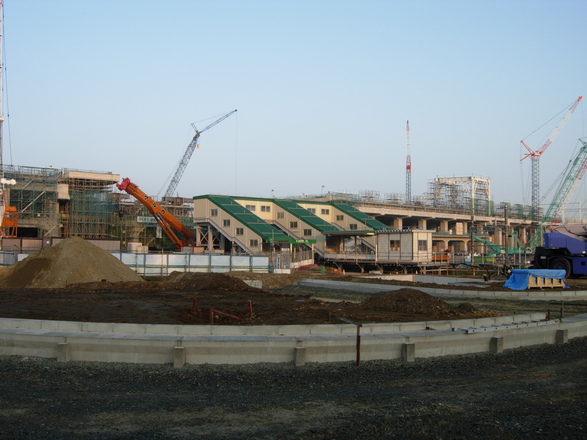 新青森駅東側