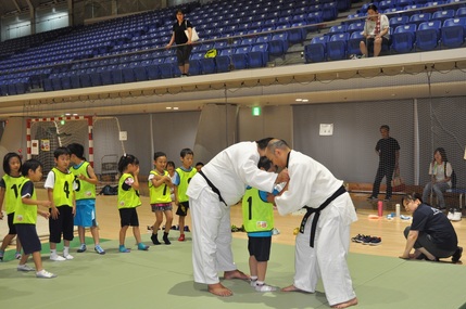 泉浩さんが指導する柔道