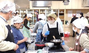 R7あんかけ焼きそばづくり４