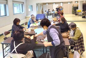 R7　籐工芸教室　活動の様子