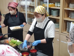 R7あんかけやきそばづくり３