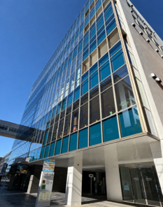 東奥日報新町ビルの外観