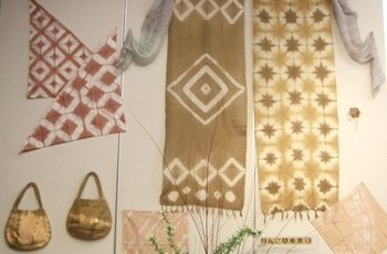 草木染(りんごろまん)の展示