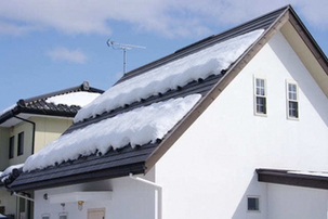 雪止めのある屋根